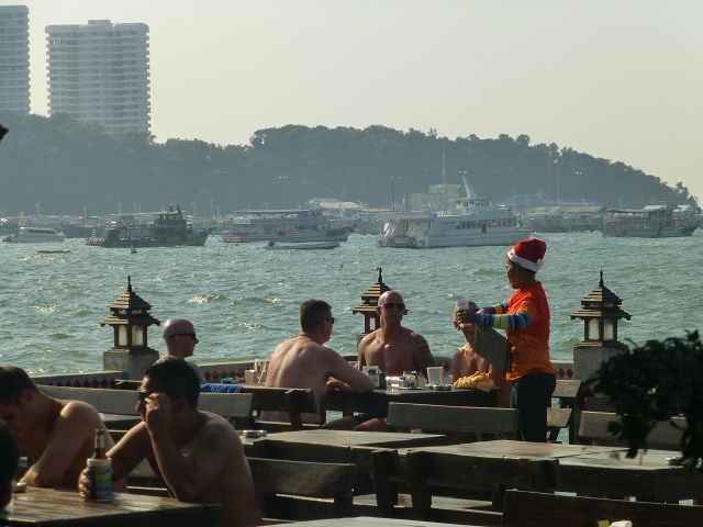 Beer garden tahiti plage